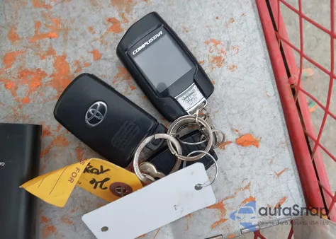 2018 Toyota Rav4 Xle from USA, damaged, VIN 2T3RFREV9JW801523